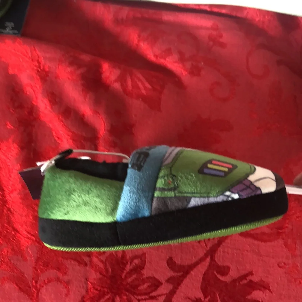 Toddler size 7/8 Buzz Lightyear Toy Story house slippers
